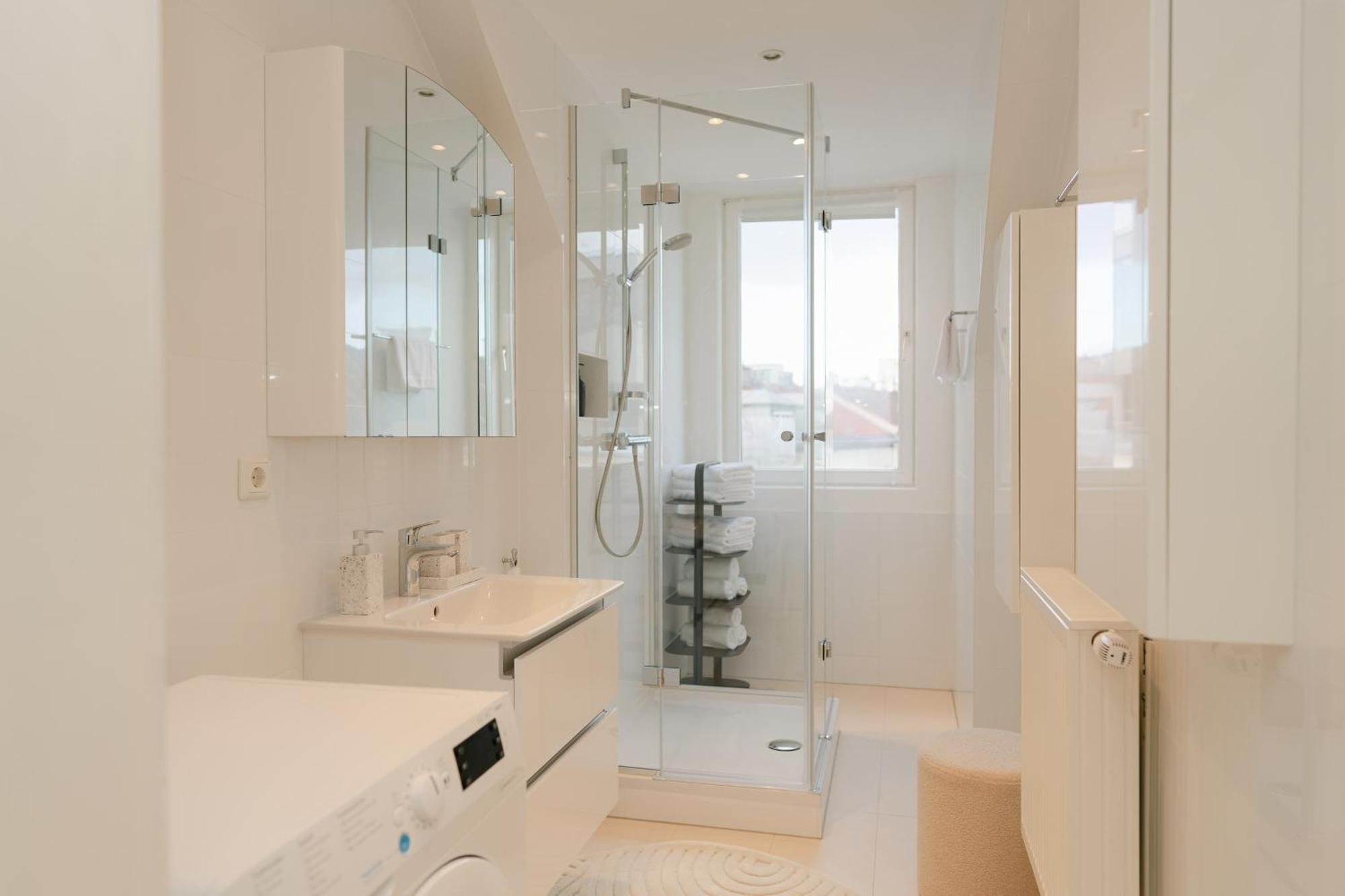 Comfy Apt For 4-6, 5 Min To Center, No Lift Currently Wien Exteriör bild