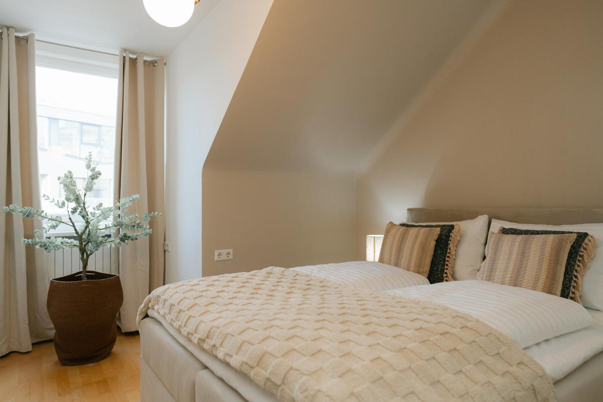 Comfy Apt For 4-6, 5 Min To Center, No Lift Currently Wien Exteriör bild