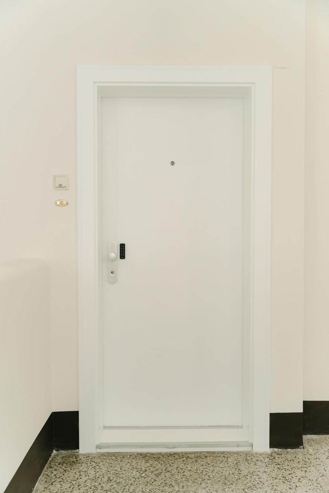 Comfy Apt For 4-6, 5 Min To Center, No Lift Currently Wien Exteriör bild
