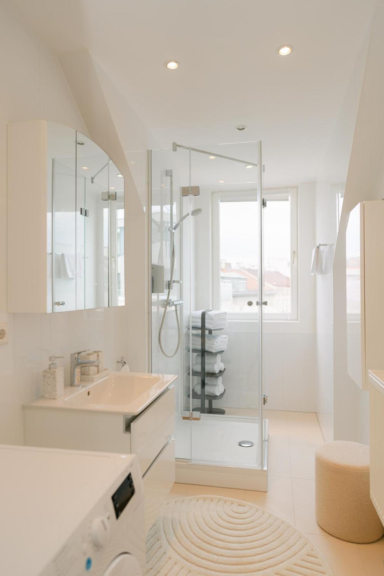 Comfy Apt For 4-6, 5 Min To Center, No Lift Currently Wien Exteriör bild